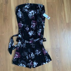 Dynamite floral romper with tie belt, size XS
